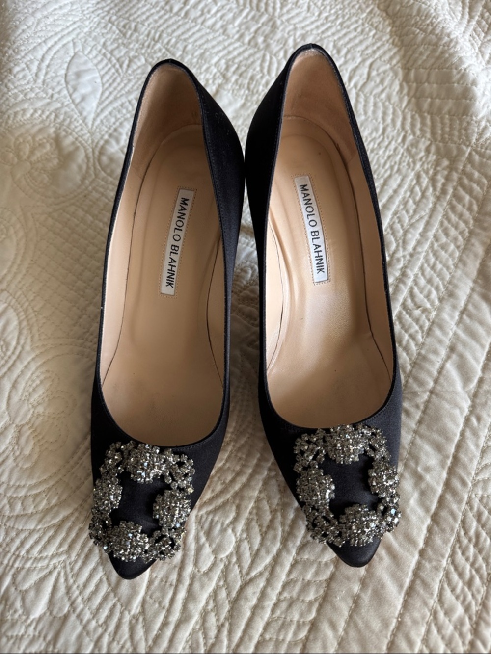 SOLD! Manolo blahnik black hangisi pumps 70mm size 37